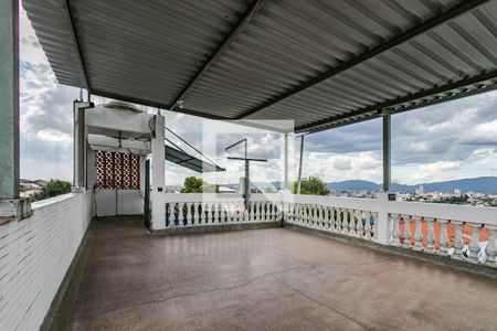 Casa para alugar com 500m², 2 quartos e sem vaga Casa para alugar com 500m², 2 quartos e sem vagaTerraço