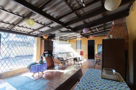 Casa à venda com 300m², 5 quartos e 1 vaga Casa à venda com 300m², 5 quartos e 1 vagaChurrasqueira