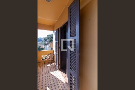 Casa à venda com 300m², 5 quartos e 1 vaga Casa à venda com 300m², 5 quartos e 1 vagaVaranda do quarto 2