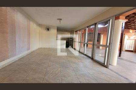 Apartamento para alugar com 50m², 2 quartos e 1 vaga Apartamento para alugar com 50m², 2 quartos e 1 vagaÁrea comum - Salão de festas