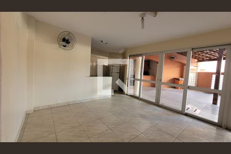 Apartamento para alugar com 50m², 2 quartos e 1 vaga Apartamento para alugar com 50m², 2 quartos e 1 vagaÁrea comum - Salão de festas
