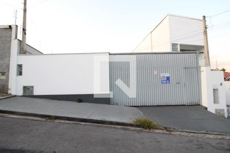 Casa para alugar com 191m², 6 quartos e 4 vagasFachada