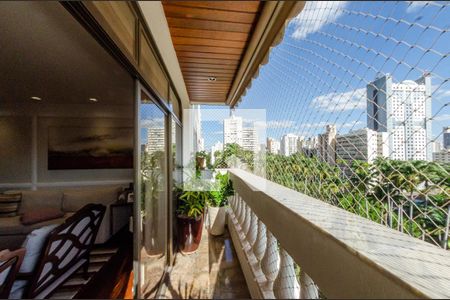 Varanda Sala de apartamento à venda com 3 quartos, 155m² em Centro, Campinas