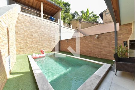 Casa de condomínio para alugar com 250m², 4 quartos e 2 vagas Casa de condomínio para alugar com 250m², 4 quartos e 2 vagasPiscina