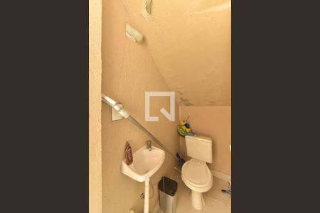 Casa de condomínio para alugar com 250m², 4 quartos e 2 vagas Casa de condomínio para alugar com 250m², 4 quartos e 2 vagasLavabo Piscina