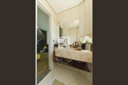 Casa de condomínio para alugar com 250m², 4 quartos e 2 vagas Casa de condomínio para alugar com 250m², 4 quartos e 2 vagasLavabo