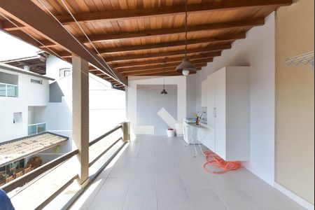 Casa de condomínio para alugar com 250m², 4 quartos e 2 vagas Casa de condomínio para alugar com 250m², 4 quartos e 2 vagasÁrea de Serviço
