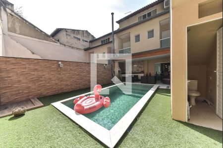 Casa de condomínio para alugar com 250m², 4 quartos e 2 vagas Casa de condomínio para alugar com 250m², 4 quartos e 2 vagasPiscina