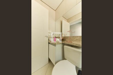 Casa de condomínio para alugar com 250m², 4 quartos e 2 vagas Casa de condomínio para alugar com 250m², 4 quartos e 2 vagasBanheiro da Suíte 2