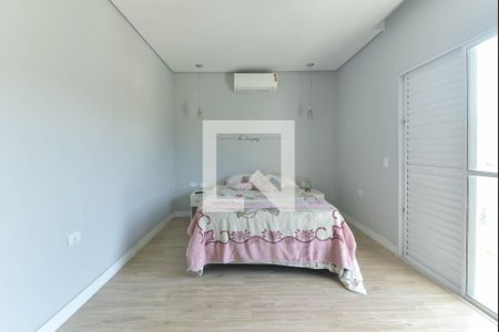 Casa de condomínio para alugar com 250m², 4 quartos e 2 vagas Casa de condomínio para alugar com 250m², 4 quartos e 2 vagasSuíte 1