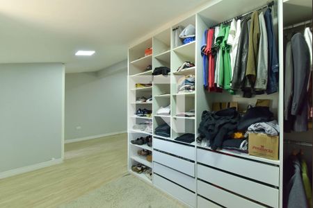 Casa de condomínio para alugar com 250m², 4 quartos e 2 vagas Casa de condomínio para alugar com 250m², 4 quartos e 2 vagasSuíte 4 - Closet