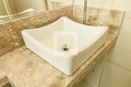 Casa de condomínio para alugar com 250m², 4 quartos e 2 vagas Casa de condomínio para alugar com 250m², 4 quartos e 2 vagasBanheiro da Suíte 3