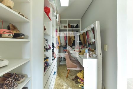 Casa de condomínio para alugar com 250m², 4 quartos e 2 vagas Casa de condomínio para alugar com 250m², 4 quartos e 2 vagasSuíte 1 - Closet