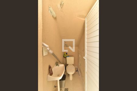 Casa de condomínio para alugar com 250m², 4 quartos e 2 vagas Casa de condomínio para alugar com 250m², 4 quartos e 2 vagasLavabo Piscina