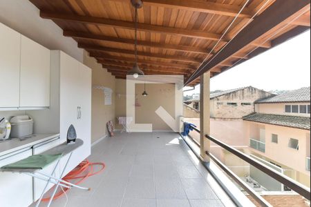 Casa de condomínio para alugar com 250m², 4 quartos e 2 vagas Casa de condomínio para alugar com 250m², 4 quartos e 2 vagasÁrea de Serviço