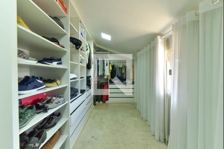 Casa de condomínio para alugar com 250m², 4 quartos e 2 vagas Casa de condomínio para alugar com 250m², 4 quartos e 2 vagasSuíte 4 - Closet