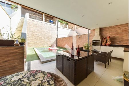 Casa de condomínio para alugar com 250m², 4 quartos e 2 vagas Casa de condomínio para alugar com 250m², 4 quartos e 2 vagasChurrasqueira