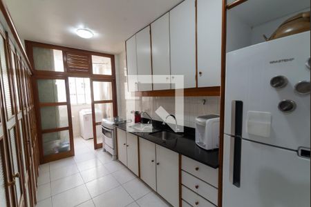 Apartamento à venda com 155m², 4 quartos e 1 vagaCozinha