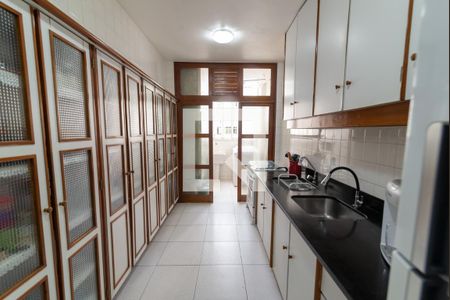 Apartamento à venda com 155m², 4 quartos e 1 vagaCozinha