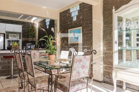 Casa à venda com 350m², 3 quartos e sem vagaÁrea comum