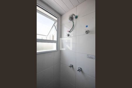 Apartamento para alugar com 43m², 2 quartos e sem vaga Apartamento para alugar com 43m², 2 quartos e sem vagaChuveiro do banheiro