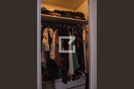 Apartamento à venda com 180m², 3 quartos e 1 vagaCloset da suíte 1