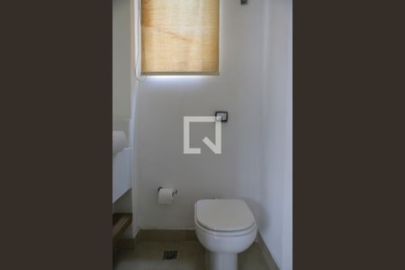 Lavabo de apartamento para alugar com 3 quartos, 105m² em Gonzaga, Santos