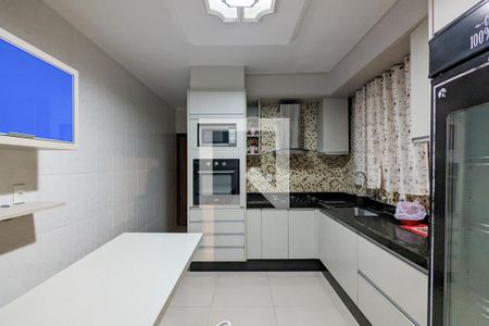 Casa à venda com 300m², 3 quartos e 2 vagasCozinha