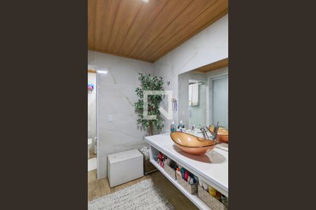 Casa à venda com 300m², 3 quartos e 2 vagasBanheiro da suíte