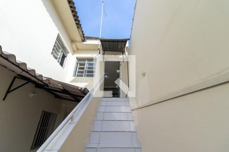 Casa à venda com 70m², 2 quartos e sem vagaEscada