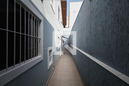 Casa à venda com 127m², 3 quartos e 2 vagas Casa à venda com 127m², 3 quartos e 2 vagasCorredor lateral