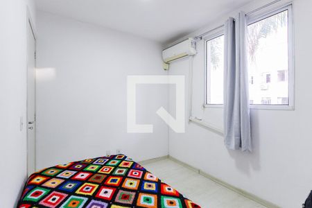 Quarto de apartamento à venda com 2 quartos, 48m² em Costa E Silva, Porto Alegre