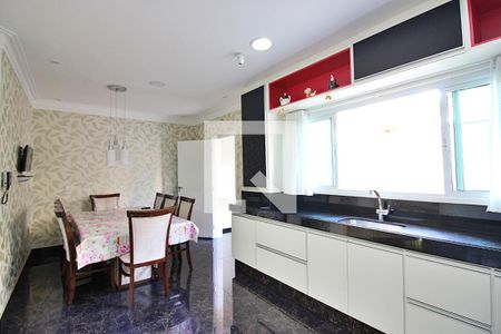 Casa à venda com 274m², 3 quartos e 8 vagasCozinha