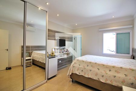 Casa à venda com 274m², 3 quartos e 8 vagasQuarto 2 - Suíte