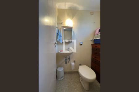 Apartamento para alugar com 180m², 4 quartos e 3 vagas Apartamento para alugar com 180m², 4 quartos e 3 vagasBanheiro de Serviço