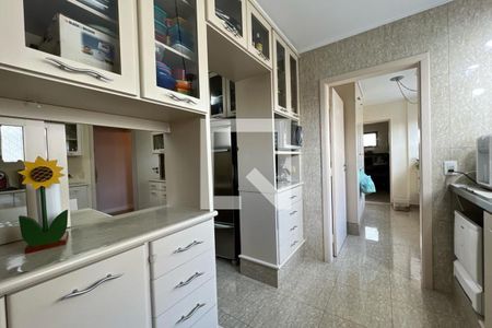 Apartamento para alugar com 180m², 4 quartos e 3 vagas Apartamento para alugar com 180m², 4 quartos e 3 vagasCozinha