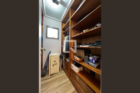 Apartamento para alugar com 180m², 4 quartos e 3 vagas Apartamento para alugar com 180m², 4 quartos e 3 vagasCloset da Suíte 1