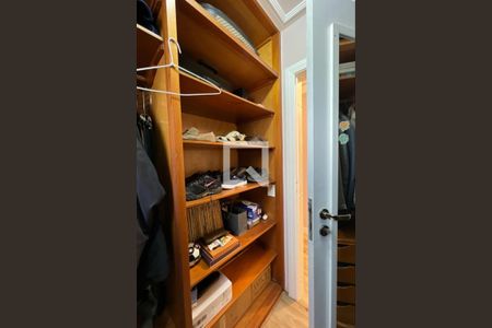 Apartamento para alugar com 180m², 4 quartos e 3 vagas Apartamento para alugar com 180m², 4 quartos e 3 vagasCloset da Suíte 1