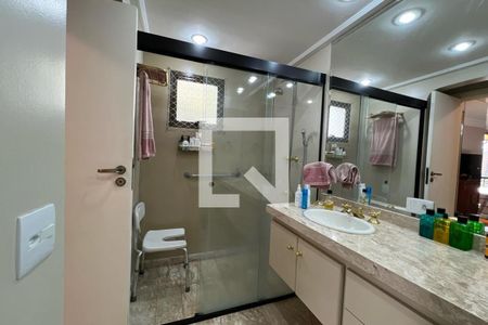 Apartamento para alugar com 180m², 4 quartos e 3 vagas Apartamento para alugar com 180m², 4 quartos e 3 vagasBanheiro da Suíte 2