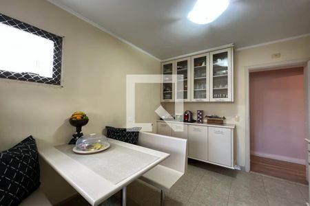 Apartamento para alugar com 180m², 4 quartos e 3 vagas Apartamento para alugar com 180m², 4 quartos e 3 vagasCopa