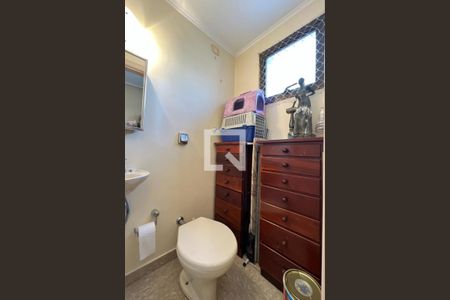 Apartamento para alugar com 180m², 4 quartos e 3 vagas Apartamento para alugar com 180m², 4 quartos e 3 vagasBanheiro de Serviço