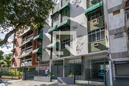 Apartamento à venda com 60m², 2 quartos e 1 vaga Apartamento à venda com 60m², 2 quartos e 1 vagaFachada
