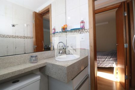 Banheiro de apartamento para alugar com 2 quartos, 52m² em Vila do Encontro, São Paulo