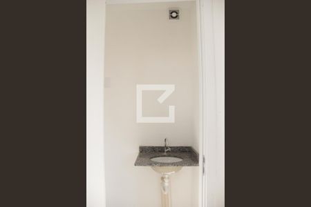 Lavabo de casa de condomínio para alugar com 2 quartos, 72m² em Chácara Faggion, Suzano