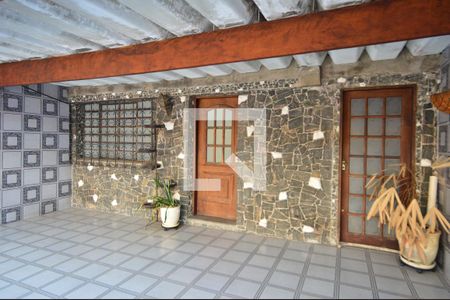 Casa à venda com 136m², 2 quartos e 2 vagasQuintal