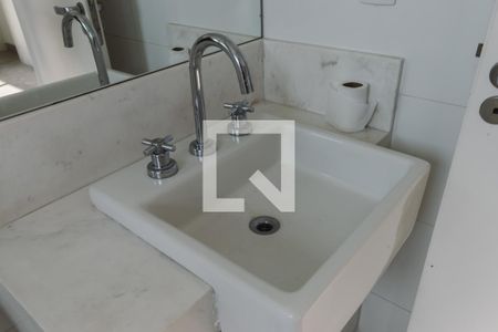 Apartamento para alugar com 155m², 2 quartos e 2 vagasBanheiro da Suíte 1 Pia