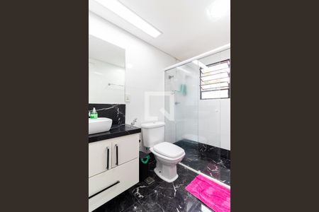 Casa à venda com 350m², 5 quartos e 3 vagasBanheiro da Suíte 2