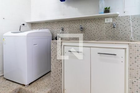 Casa à venda com 350m², 5 quartos e 3 vagasLavanderia
