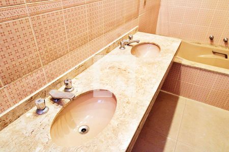 Apartamento para alugar com 258m², 3 quartos e 1 vagaBanheiro da Suíte 1