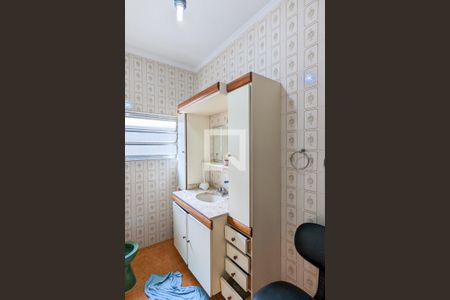 Casa à venda com 200m², 4 quartos e 3 vagas Casa à venda com 200m², 4 quartos e 3 vagasBanheiro